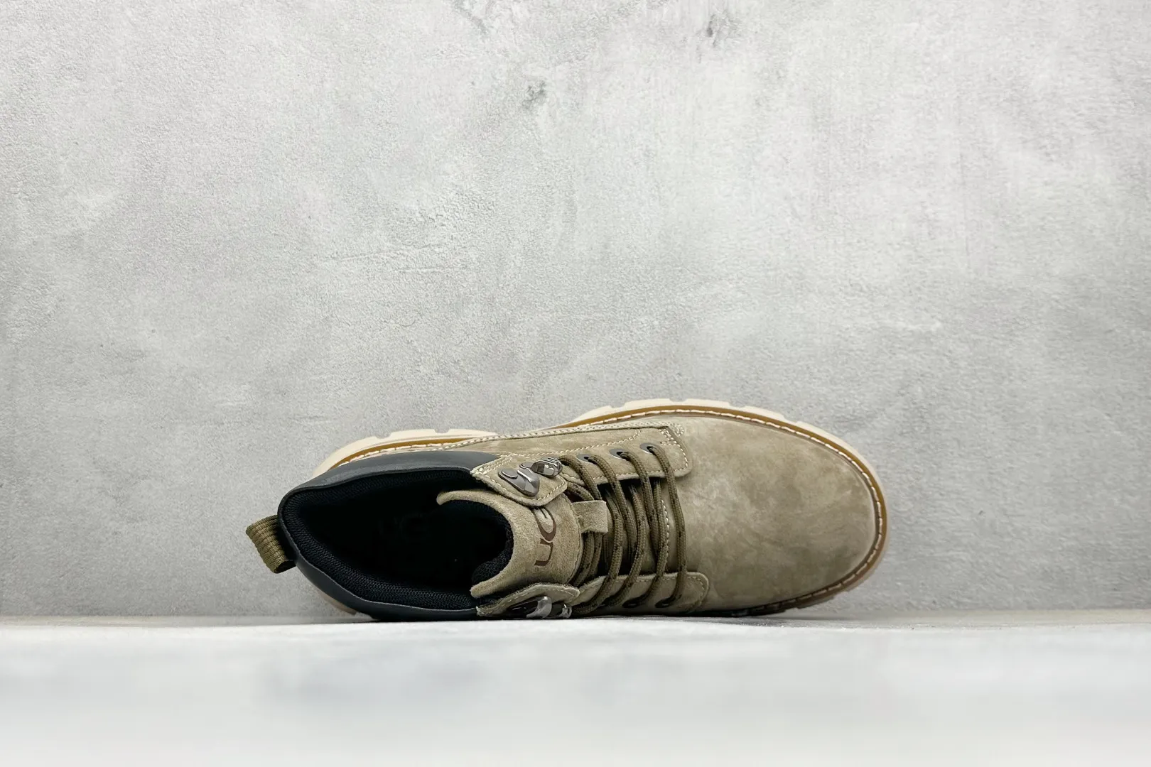 🐲💰 600 support store opening UGG 2025 autumn and winter new men's mid-cut casual Martin boots series #Guangdong Dachang quality 25ss autumn and winter new style fashion trend matching The fabric is imported from Italy frosted cowhide. The whole shoe is made of genuine cowhide material, from the outsole to the hardware, all made from OEM raw materials. Good products do not kill pigs. The quality of the first order is strictly controlled. The full set of official website unified packaging. This winter's cold-proof outdoor products, daily casual matching A must-have for stylish men‼ American affordable luxury brand [UGG] Tasman Weather Hybrid Tasman hybrid series mid-top lightweight casual Martin boots" Size: 39-44 (one size larger than sports shoes)
